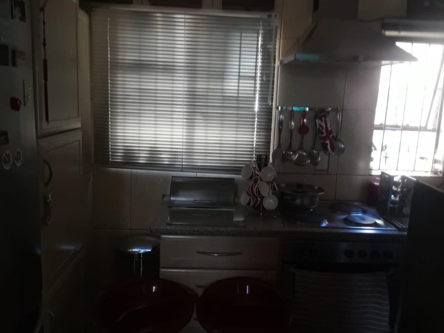 2 Bedroom Property for Sale in Zonnebloem Western Cape
